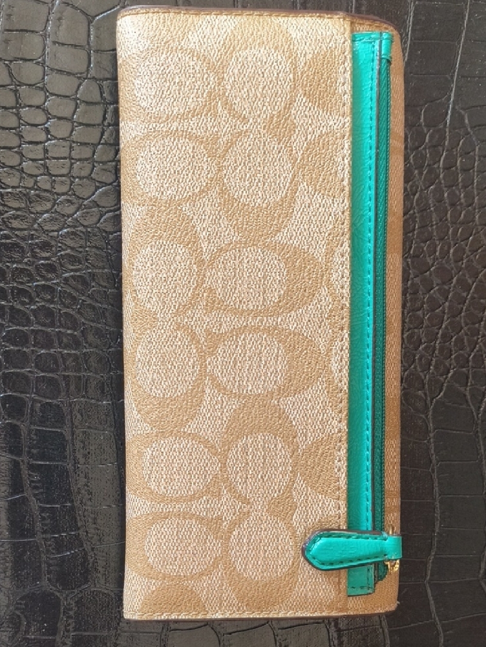 Coach Khaki Signature Canvas Continental Wallet with Green Accent - Picture 2 of 7
